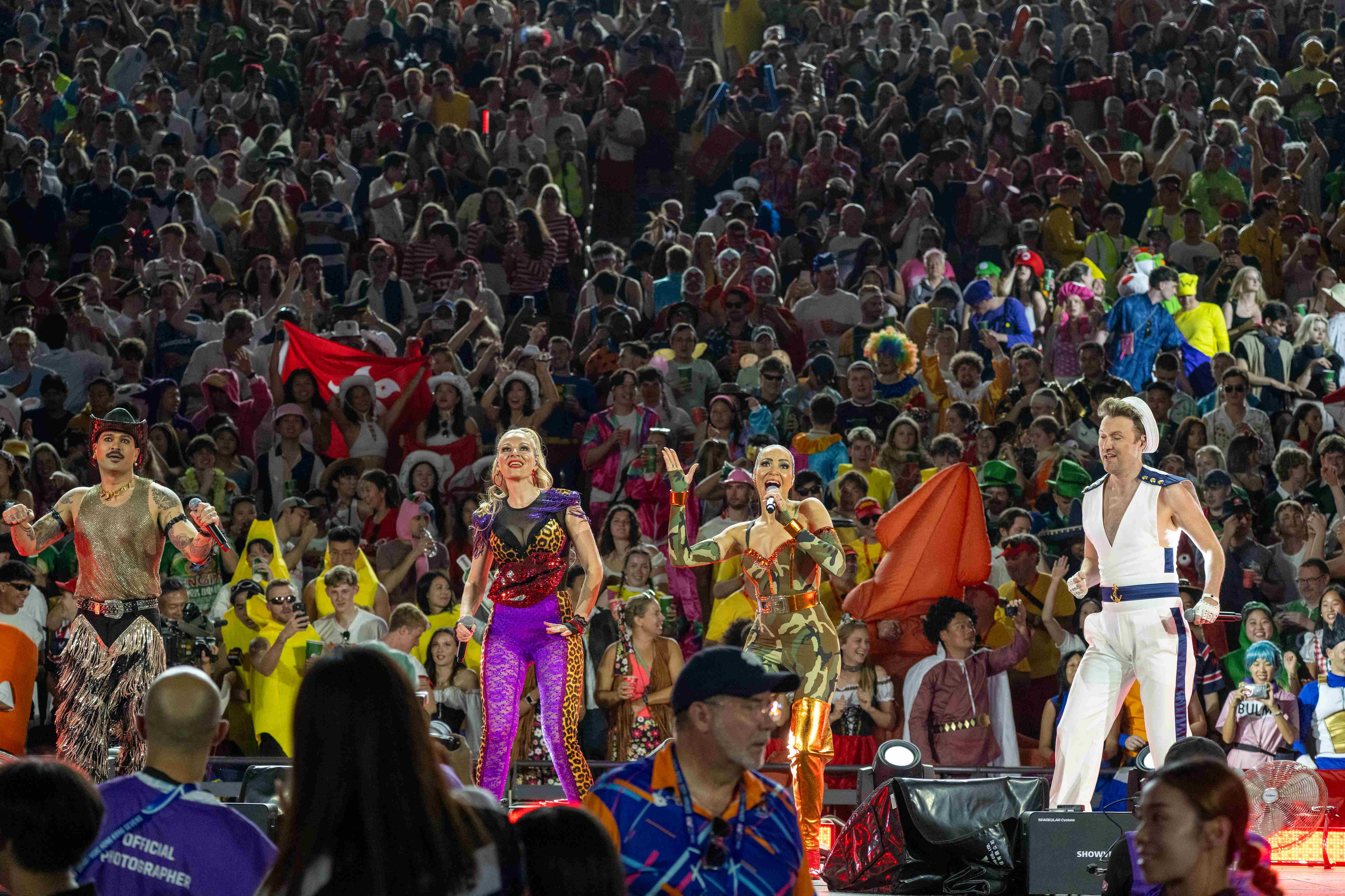 國泰/滙豐香港國際七人欖球賽場內場外氣氛熾熱 決賽今日盛大上演！